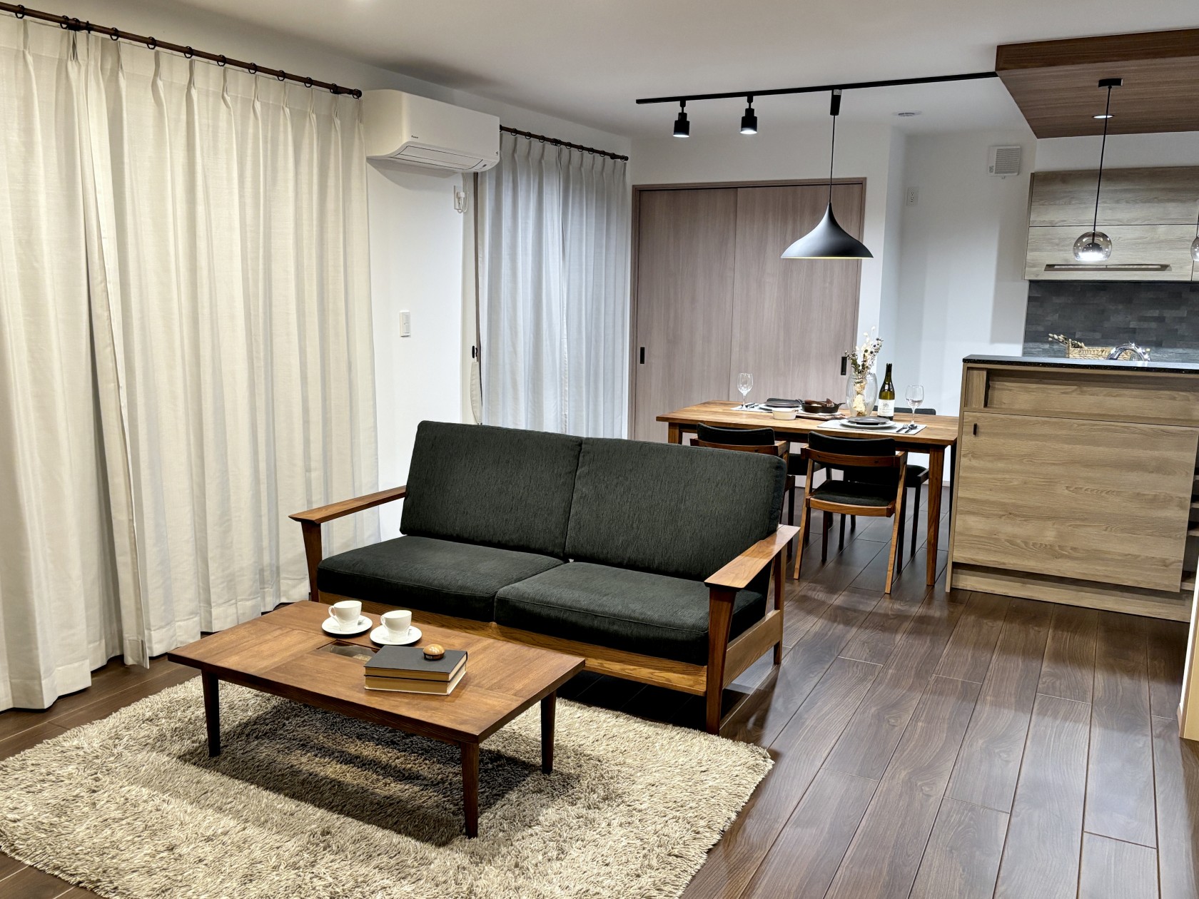 レンタル家具　おしゃれ　富山　無垢材　ミヤモト家具　完成見学会